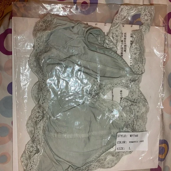 POL Lace Bralette in Sage - Picture 3 of 4